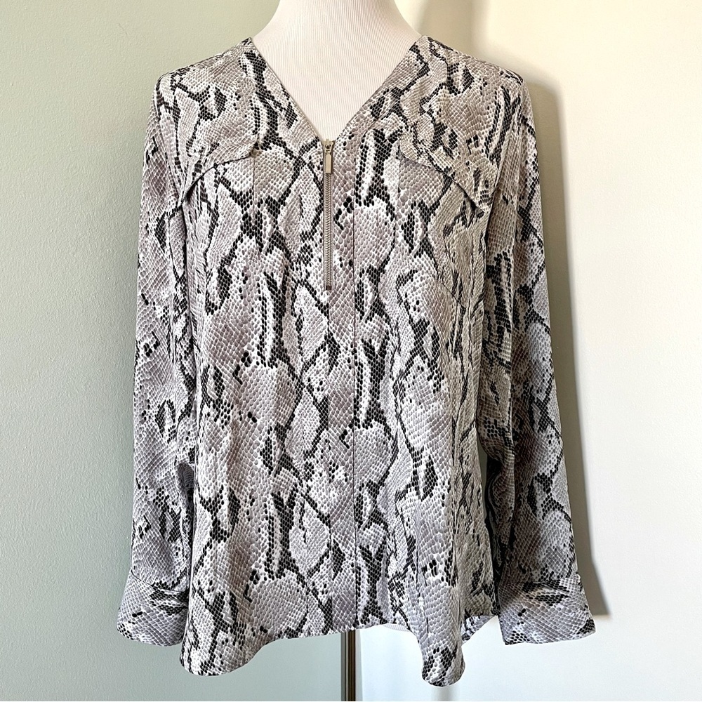 Express Women’s Snakeskin Print Quarter Zip V-Neck Blouse Size L